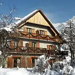 Frühstückspension Solneige 3*